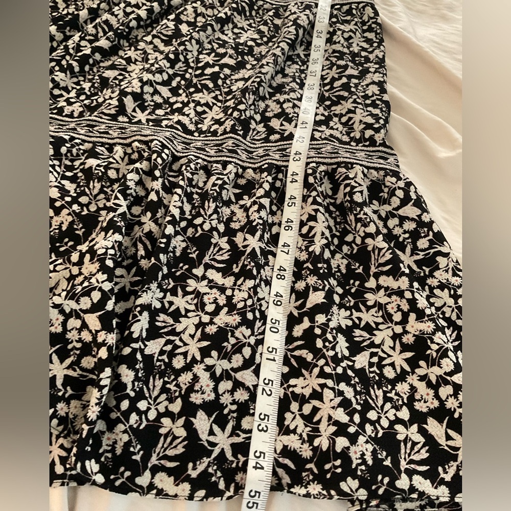 Chic Black and White Patterned Maxi Dress - Picture 7 of 12